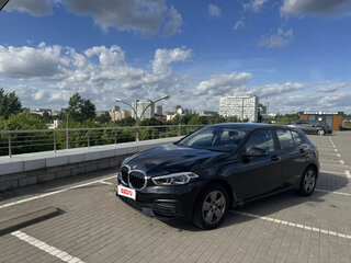 2021 BMW 1 серии 116d III (F40), чёрный, 1850000 рублей, вид 1