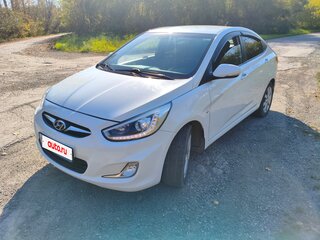 2013 Hyundai Solaris I, белый, 840000 рублей, вид 2