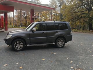 2011 Mitsubishi Pajero IV Рестайлинг 1, серый, 2400000 рублей, вид 2