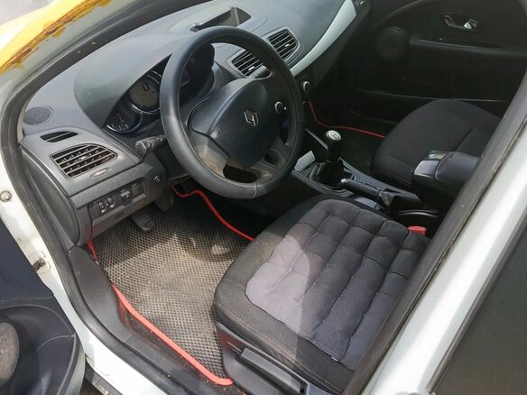 2014 Renault Fluence I Рестайлинг, жёлтый - вид 11