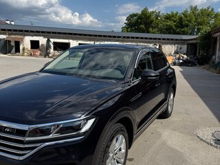 2018 Volkswagen Touareg III, чёрный, 4850000 рублей, вид 1