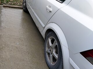 2011 Opel Astra H Рестайлинг, белый, 400000 рублей, вид 2
