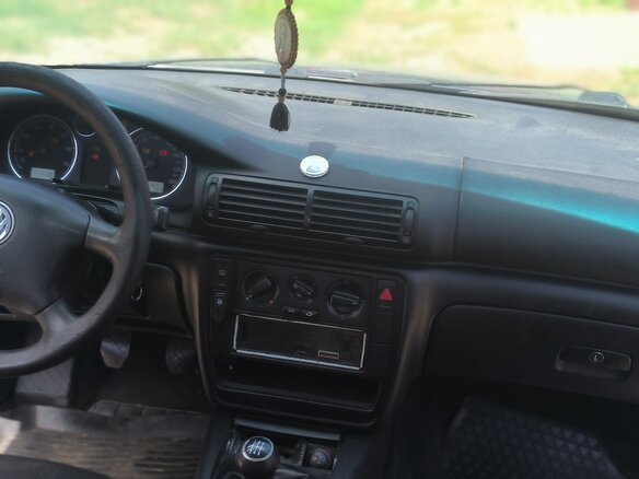 2001 Volkswagen Passat B5 Рестайлинг, синий, 370000 рублей - вид 9
