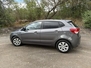 2015 Kia Rio III Рестайлинг, серый, 1130000 рублей, вид 4