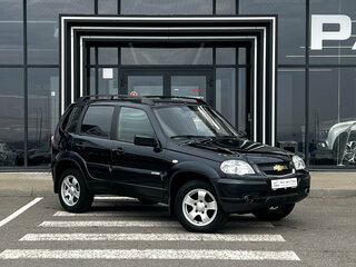 2012 Chevrolet Niva I Рестайлинг, чёрный, 485000 рублей, вид 3