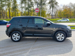 2013 Nissan Qashqai I Рестайлинг, чёрный, 699000 рублей, вид 4