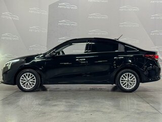 2020 Kia Rio IV Рестайлинг, чёрный, 1630000 рублей, вид 2