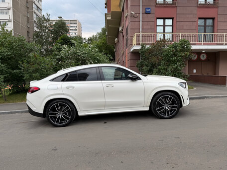 2020 Mercedes-Benz GLE Coupe 400 d II (C167), белый, 7690000 рублей, вид 4