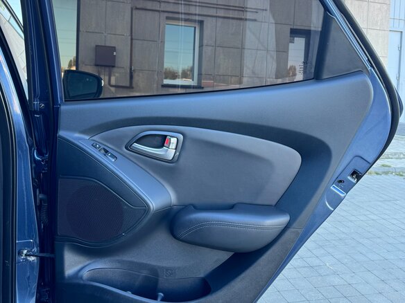 2010 Hyundai ix35 I, синий, 1320000 рублей - вид 32