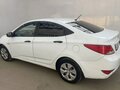 2015 Hyundai Solaris I Рестайлинг, белый, 620000 рублей - вид 4