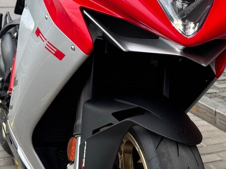 2020 MV Agusta F3 675, красный, 739000 рублей, вид 3