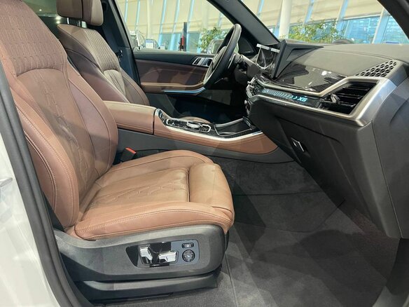 2024 BMW X5 30d IV (G05/G18) Рестайлинг, белый, 13600000 рублей - вид 12