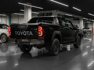2025 Toyota Hilux VIII Рестайлинг 2, чёрный, 6900000 рублей, вид 5