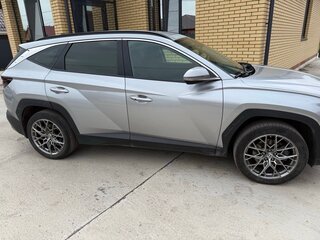 2024 Hyundai Tucson IV Рестайлинг, серый, 3000000 рублей, вид 4