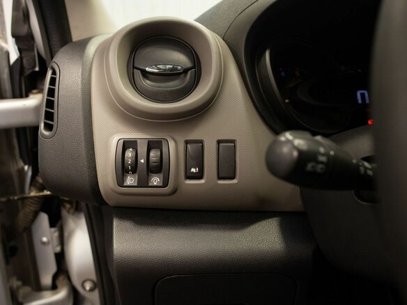 2015 Renault Trafic III, серебристый, 1895000 рублей - вид 33