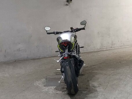 2026 Triumph Speed Triple, серебристый, 1877000 рублей, вид 3