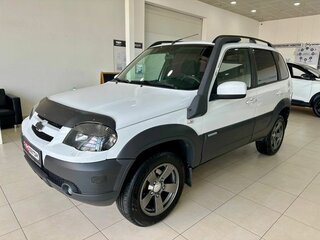 2017 Chevrolet Niva I Рестайлинг, белый, 779900 рублей, вид 2
