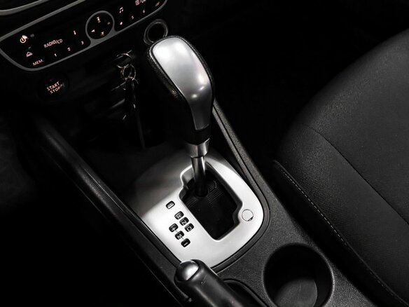 2012 Renault Fluence I, бежевый, 565000 рублей - вид 9