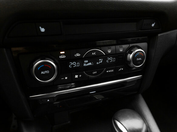 2016 Mazda 6 III (GJ) Рестайлинг, красный, 1740000 рублей - вид 19