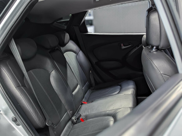 2014 Hyundai ix35 I Рестайлинг, серебристый, 1490000 рублей - вид 32
