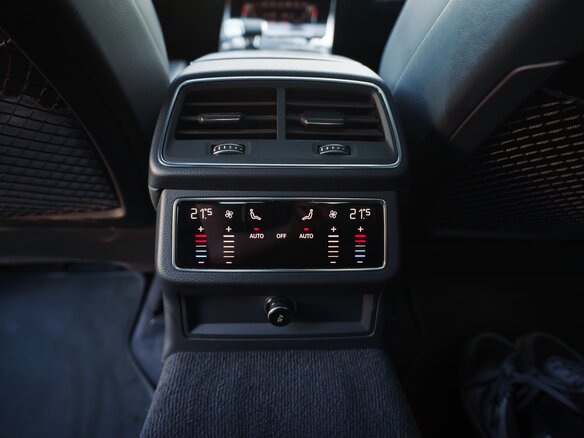 2019 Audi A6 55 TFSI V (C8), чёрный, 4899000 рублей - вид 22