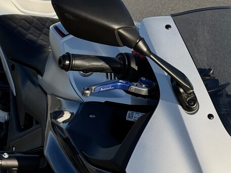 2020 Yamaha YZF-R3, серебристый, 590000 рублей, вид 4