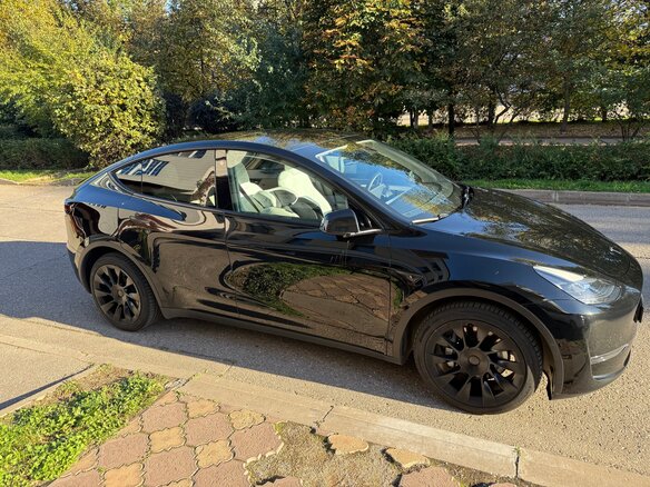 2022 Tesla Model Y Long Range Dual Motor I, чёрный, 5599999 рублей - вид 5