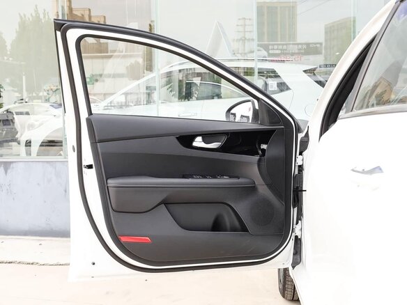 2026 Kia K3 II (China Market) Рестайлинг, белый - вид 10