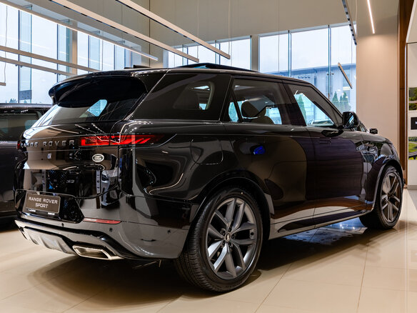 2023 Land Rover Range Rover Sport P400 MHEV III, чёрный - вид 1