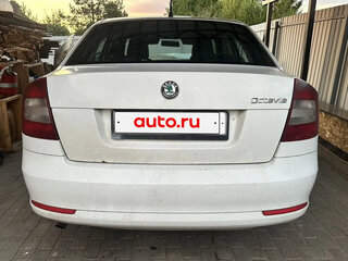 2012 Skoda Octavia II (A5) Рестайлинг, белый, 380000 рублей, вид 2