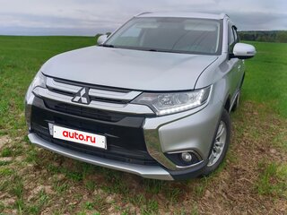 2017 Mitsubishi Outlander III Рестайлинг 2, серебристый, 1760000 рублей, вид 1