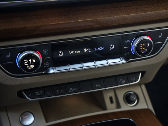 2021 Audi Q5 45 TFSI II (FY) Рестайлинг, чёрный, 3999000 рублей - вид 16