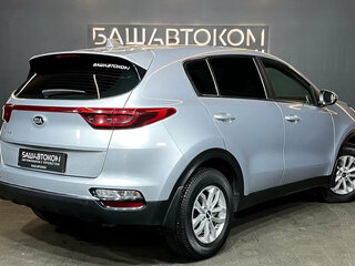 2021 Kia Sportage IV Рестайлинг, серый, 2270000 рублей, вид 4