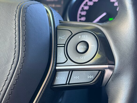 2019 Toyota Camry VIII (XV70), белый, 2000000 рублей - вид 19