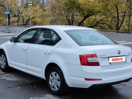 2015 Skoda Octavia III (A7), белый, 990000 рублей, вид 3