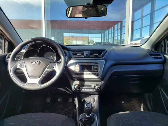 2016 Kia Rio III Рестайлинг, чёрный, 979000 рублей - вид 14