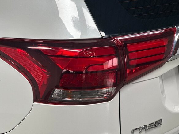 2021 Mitsubishi Outlander III Рестайлинг 3, белый, 1987700 рублей - вид 11