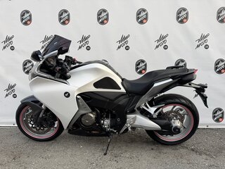 2010 Honda VFR 1200, белый, 820000 рублей, вид 2