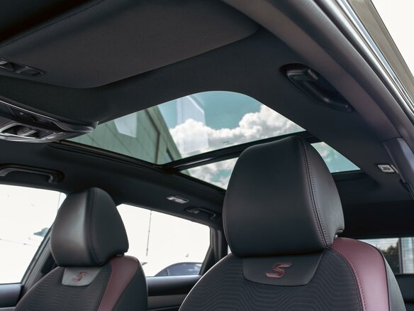 2023 Geely Coolray I, серый, 1695000 рублей - вид 17