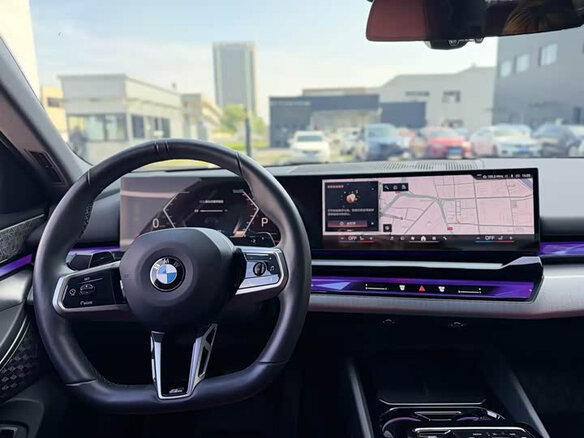 2024 BMW 5 серии 525i VIII (G60/G61/G68), чёрный - вид 6