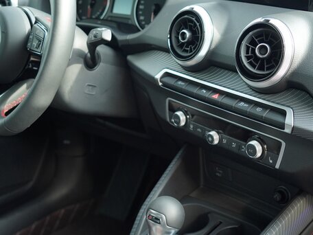 2023 Audi Q2 L 35 TFSI I Рестайлинг, чёрный, 2190000 рублей, вид 2