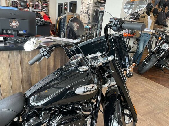 2021 Harley-Davidson Heritage, чёрный, 3400000 рублей - вид 10