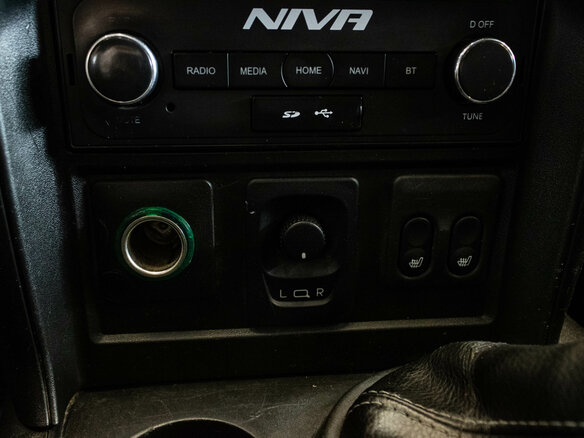 2020 Lada (ВАЗ) Niva, серый, 930000 рублей - вид 17
