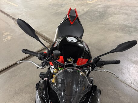2021 Aprilia Tuono V4, красный, 1390000 рублей, вид 3
