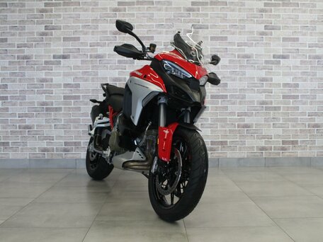 2022 Ducati Multistrada V4, красный, 2256000 рублей, вид 2