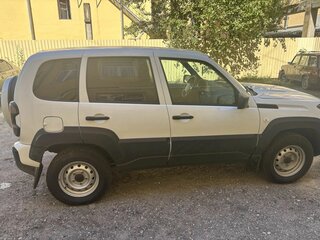 2023 Lada (ВАЗ) Niva Travel I, белый, 795000 рублей, вид 3