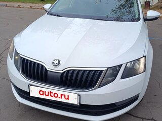 2019 Skoda Octavia III (A7) Рестайлинг, белый, 1000000 рублей, вид 1