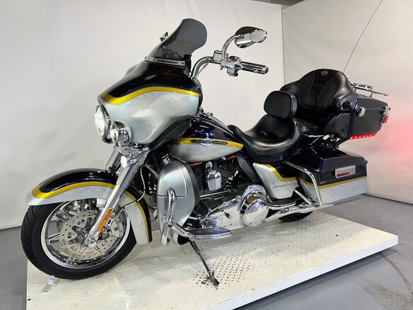 2012 Harley-Davidson Electra Glide, серебристый, 980000 рублей - вид 19