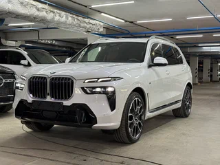 2025 BMW X7 40i I (G07) Рестайлинг, белый, 13499000 рублей, вид 1