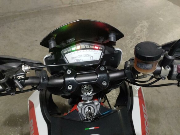 2013 Ducati Hypermotard, белый, 727000 рублей - вид 4